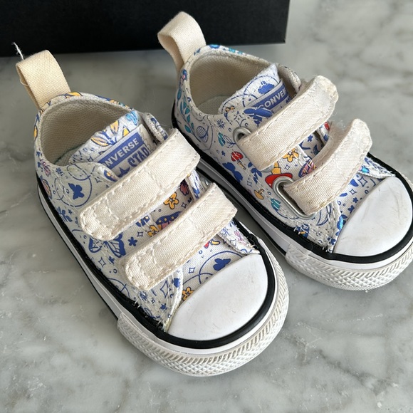 Converse All-Star Velcro butterfly infant shoes sz:2 - Picture 2 of 9